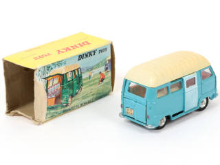 Lot 222 - DINKY TOYS (FRANCE) (1)