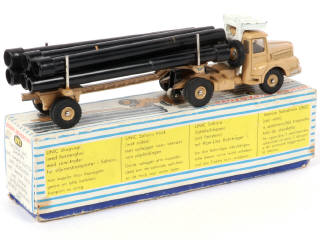 Lot 226 - DINKY TOYS (FRANCE) (1)