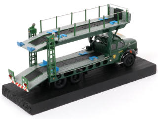 Lot 52 - DIVERS (1)