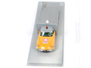 Lot 65 - DIVERS (1)