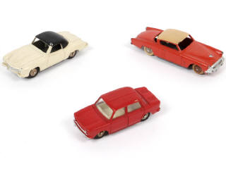 Lot 254 - DINKY TOYS (FRANCE) (3)