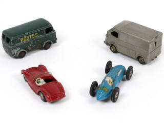 Lot 255 - DINKY TOYS (FRANCE) (4)