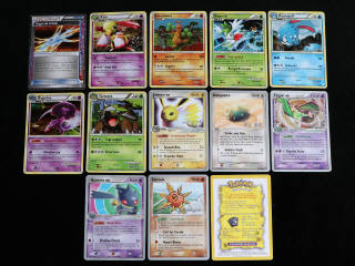 Lot 136 - POKEMON COMPANY (12)