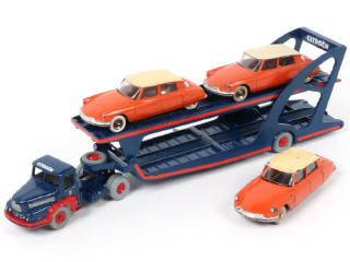 Lot 256 - DINKY TOYS (FRANCE) (4)