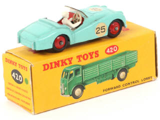 Lot 155 - DINKY TOYS (GB) (2)