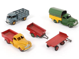 Lot 257 - DINKY TOYS (FRANCE) (5)