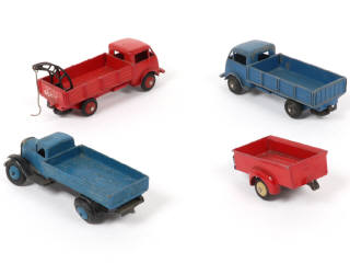 Lot 250 - DINKY TOYS (FRANCE) (4)
