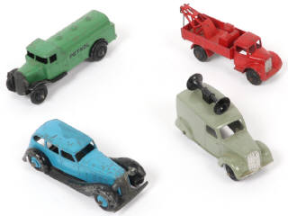 Lot 176 - DINKY TOYS (GB) (4)