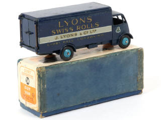 Lot 169 - DINKY TOYS (GB) (1)