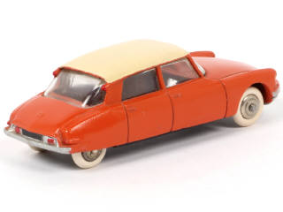 Lot 191 - DINKY TOYS (FRANCE) (1)