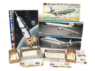 Lot 71 - REVELL (USA) (9)
