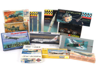 Lot 46 - DIVERS (12)