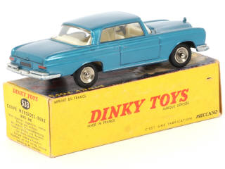 Lot 158 - DINKY TOYS (FRANCE) (1)