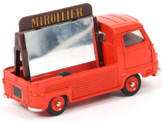 Lot 185 - DINKY TOYS (FRANCE) (1)