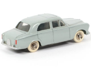 Lot 105 - DINKY TOYS (FRANCE) (1)