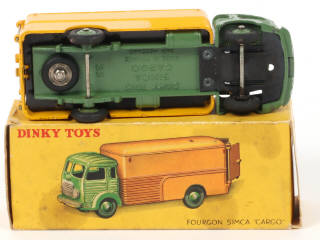 Lot 194 - DINKY TOYS (FRANCE) (1)