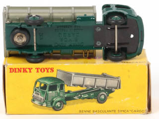 Lot 197 - DINKY TOYS (FRANCE) (1)