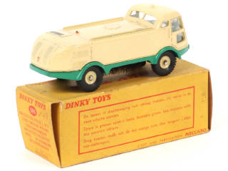 Lot 202 - DINKY TOYS (FRANCE) (1)