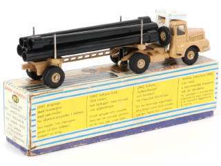 Lot 205 - DINKY TOYS (FRANCE) (1)