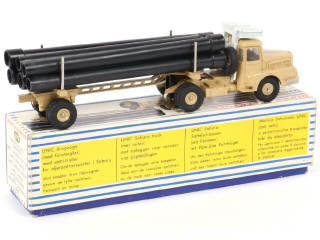 Lot 206 - DINKY TOYS (FRANCE) (1)