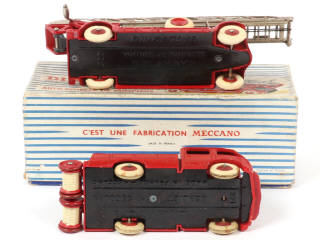 Lot 237 - DINKY TOYS (FRANCE) (3)