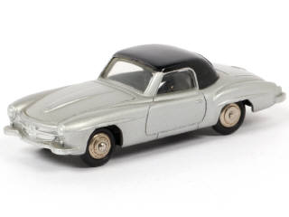 Lot 79 - DINKY TOYS (FRANCE) (1)