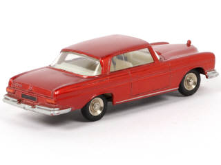 Lot 112 - DINKY TOYS (FRANCE) (1)