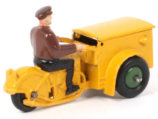 Lot 63 - DINKY TOYS (FRANCE) (1)