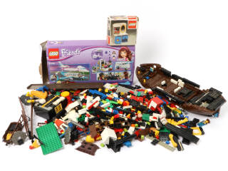 Lot 27 - LEGO (DANEMARK) (3)