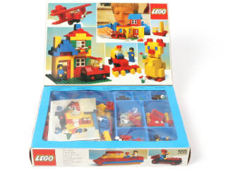 Lot 32 - LEGO (DANEMARK) (1)