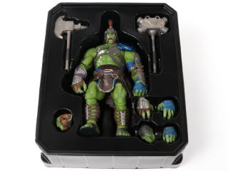 Lot 133 - MEZCO TOYS (CHINE) (1)