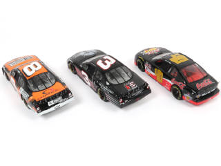 Lot 45 - DIVERS (3)