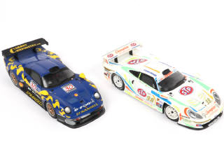 Lot 8 - UT MODELS (CHINE) (2)