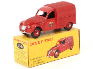 Lot 167 - DINKY TOYS (FRANCE) (1)