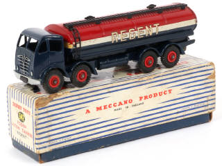 Lot 105 - DINKY TOYS (GB) (1)