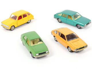 Lot 211 - DINKY TOYS (FRANCE) (4)