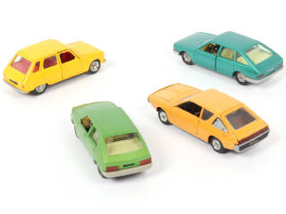 Lot 211 - DINKY TOYS (FRANCE) (4)