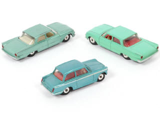 Lot 124 - DINKY TOYS (GB) (3)