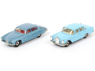 Lot 114 - DINKY TOYS (GB) (2)