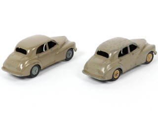 Lot 122 - DINKY TOYS (GB) (2)