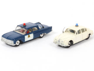 Lot 116 - DINKY TOYS (GB) (2)