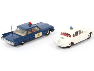 Lot 109 - DINKY TOYS (GB) (2)