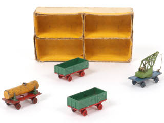 Lot 212 - DINKY TOYS (FRANCE) (4)