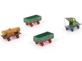 Lot 212 - DINKY TOYS (FRANCE) (4)