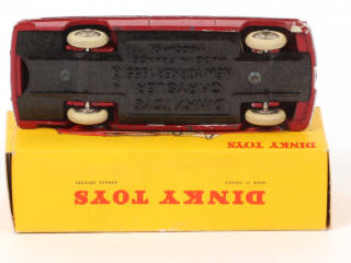 Lot 143 - DINKY TOYS (FRANCE) (1)