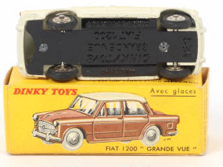 Lot 176 - DINKY TOYS (FRANCE) (1)