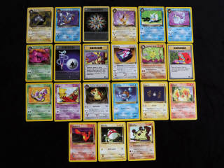 Lot 61 - POKEMON COMPANY (21)