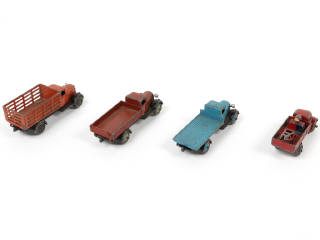 Lot 180 - DINKY TOYS (GB) (4)