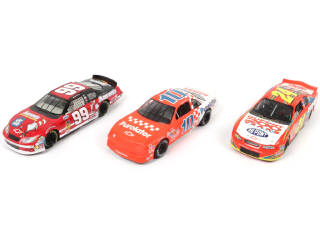 Lot 23 - DIVERS (3)