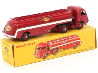 Lot 204 - DINKY TOYS (FRANCE) (1)